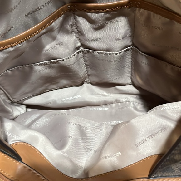 Michael Kors EUC Raven Logo Shoulder Bag Brown Gold - Picture 11 of 12